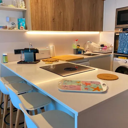 Διαμέρισμα Cozy Flat Over The Beach! *